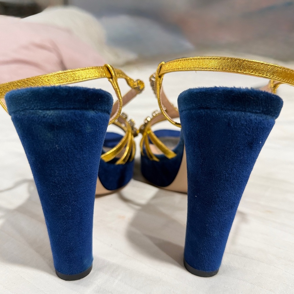 Gucci Zephyra Gold Crystal Blue Velvet Heels | Size 37 US 7 - Picture 3 of 15